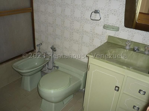 Imagen 9 de 18 de En Alquiler Espaciosa Aparto-quinta Ubicada En Avenida De Alto Tráfico En Prebo. Dos Niveles Ideal Para Su Negocio
