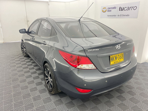 Imagen 6 de 25 de Hyundai Accent I25 Gl 1.4