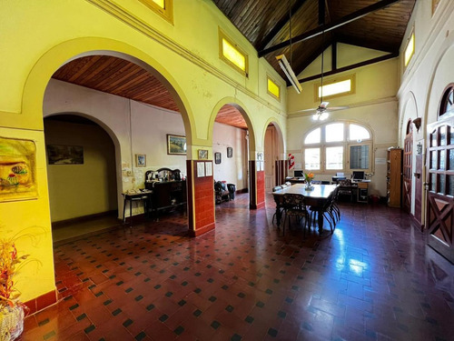 Local Comercial En Alquiler / Casona / Oficina