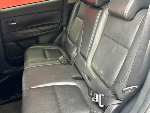 Mitsubishi Outlander 2.2 MIVEC DI-D DIESEL HPE-S AWD AUTOMÁTICO