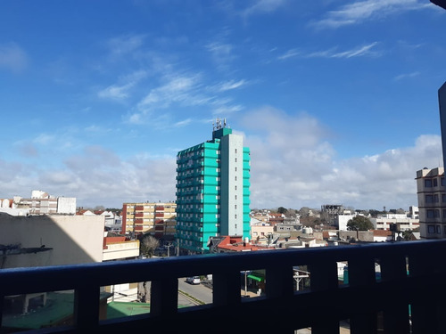 Imagen 6 de 15 de Un Ambiente Amplio Divisible, Edificio Ancla A Pasos Al Mar Y Del Centro