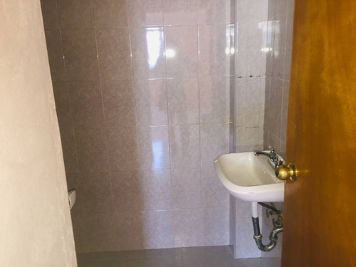 Imagen 4 de 10 de Bonito Departamento Con Amplios Espacios Y Balcón