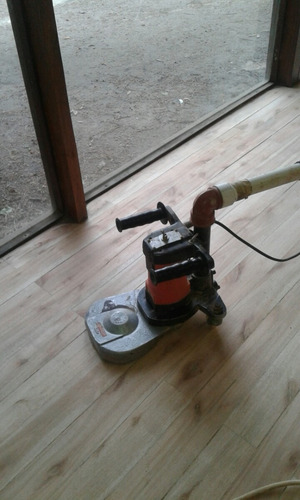Imagen 2 de 6 de Alquiler De Pulidora Para Pisos De Madera O Parquet