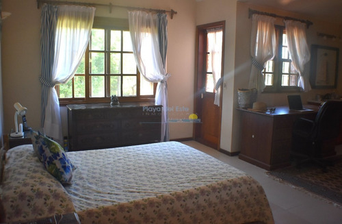 Casa En Zona Golf De Punta Del Este- Ref: 11519