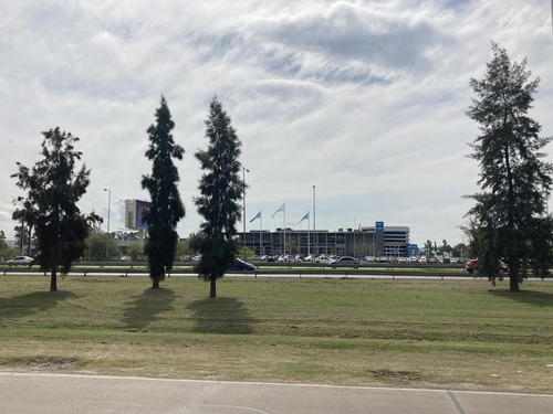 Imagen 11 de 11 de Depósito Y Oficinas Con Racks / Panamericana