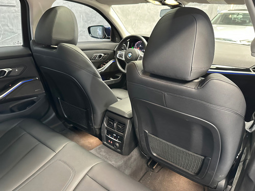 BMW Serie 3 3.0 330i Sedan Sport Line 252cv