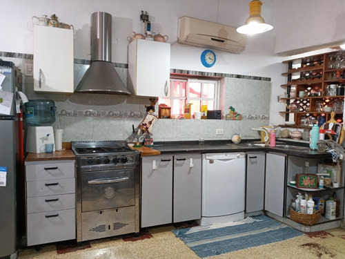 Imagen 3 de 24 de Casa Venta En Block 4 Ambientes A Reciclar Castelar Oportunidad
