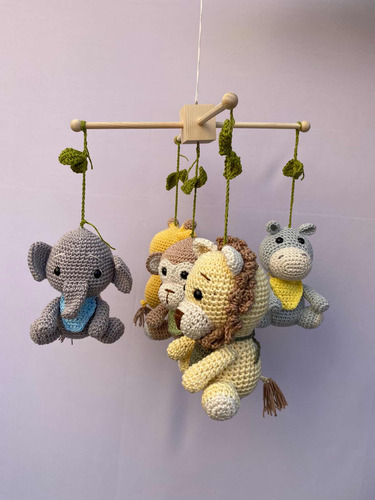 Móbile Safári Amigurumi Em Crochê