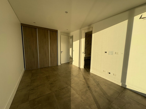 Casa En Alquiler Con Amarras - El Naudir