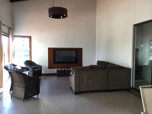 Chacara Lindissima Mogi Mirim, No Bairro São Marcelo, Area Total 2524m2, Area Util 201,3, Com 3 Banheiros, Suite, Campo De Futebol, Piscina Com Bar Anexado, Area De Descanso Com Lareira, Veja As Fotos