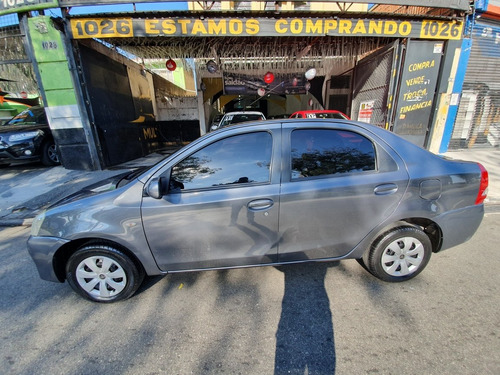 Imagem 5 de 10 de Toyota Etios 2013 1.5 16v Xs 4p