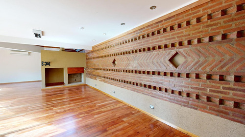 Venta Casa 4 Dormitorios 4 Baños / Pileta B. Jardin Claret