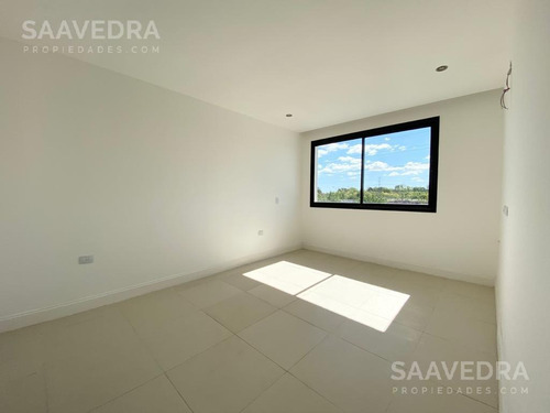 Bellisima Casa En Venta En Barrio Los Lagos. Orientación Norte