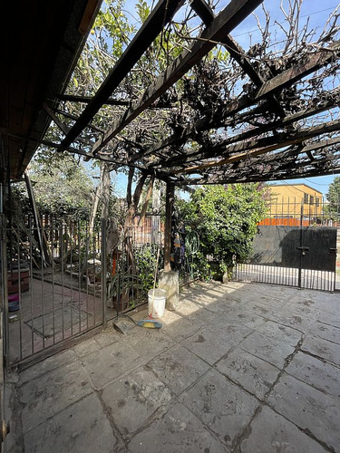Oportunidad De Inversión Casa Amplia Con Local Comercial.