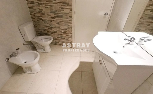 Imagen 11 de 16 de Casa En Venta De 3 Dormitorios En La Blanqueada (ref: Ast-2572)