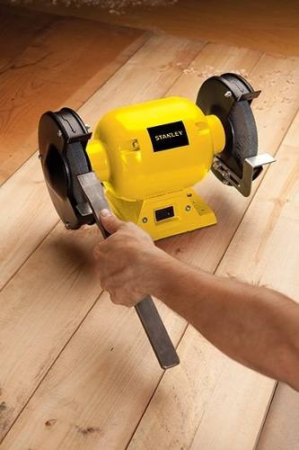 Imagen 5 de 6 de Esmeriladora de banco Stanley STGB3715 de 60 Hz color amarillo 373 W 120 V + accesorios