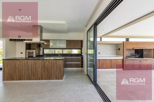 Imagen 16 de 30 de Casa En Lagos Del Golf- Cuatro Dormitorios Mas Escritorio