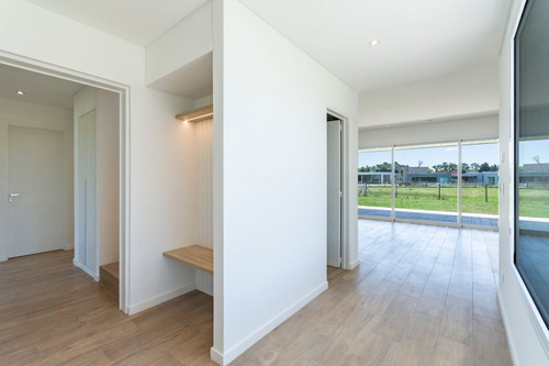 Casa 4 Amb En Alquiler Santa Lucía Con Jardín