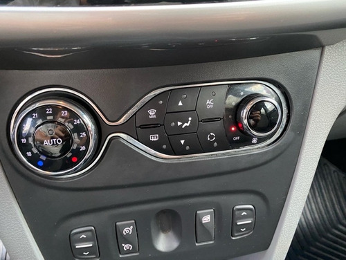 Imagem 9 de 10 de Renault Logan 1.6 Dynamique Manual