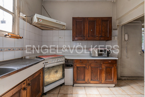 Amplia Casa En Barrio Residencial