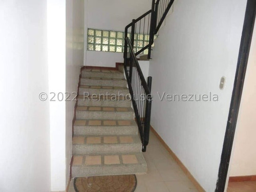 Hermosa Casa En Venta En La Unión, El Hatillo Lj 25-10885