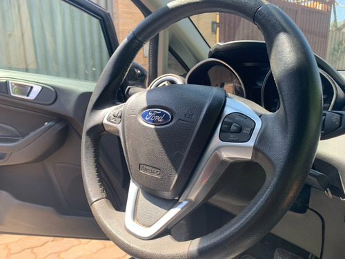 Imagem 9 de 15 de Ford Fiesta 1.6 Titanium - Powershift 2014