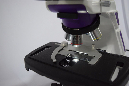 Microscopio Trinocular Planacromatico Led Aumento 2000x Cor Branco 127/220v