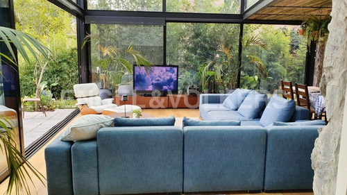 Venta Con Renta: Moderna Casa De Piedra Y Vidrio En Lomas Id 5297