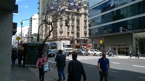 Oficina Sobre Av Callao 420 Y Corrientes 65mts (barrio: Congreso)
