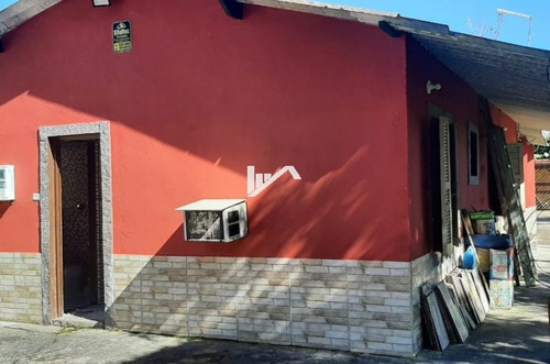 Imagem 6 de 13 de Linda Chácara Com Piscina Em Bairro De Moradores