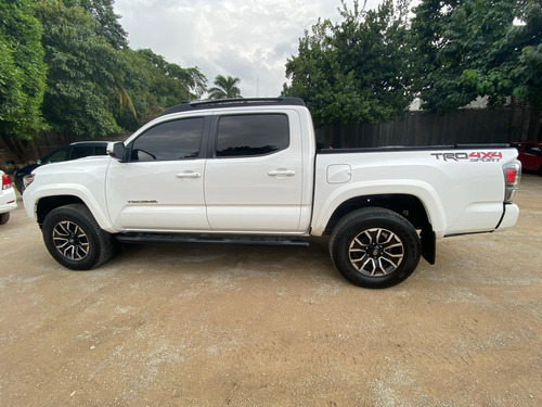 Imagen 4 de 8 de Toyota Tacoma 2020 3.5 Edición Especial 4x4 At