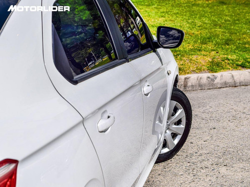 Imagen 14 de 25 de Peugeot 301 Extra Full 1.2 | Permuta / Financia