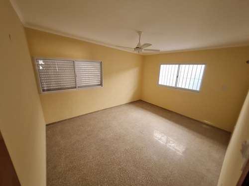 Imagen 24 de 30 de Casa Centrica En Venta En Avellaneda