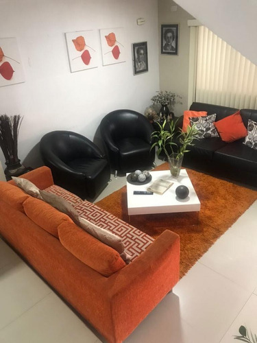 Imagen 1 de 9 de Se Vende Tonwhouse En Rincon Mañongo