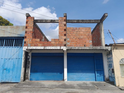 Maria Luisa Mendoza Vende Extraordinario Galpon Industrial Con Luz Trifasica Todos Los Servicios Basicos Operativos Cuenta Con 2 Locales Comerciales Listo Para Desarrollar! 25 7607 Comunicate!