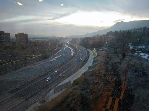 Vista Insuperable A Santiago / 4d +3b + E + B / Piso 7