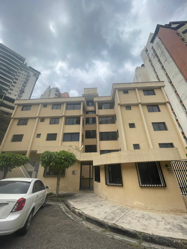 Vendo Exclusivo Apartamento Amoblado En Calle Cerrada El Bosque