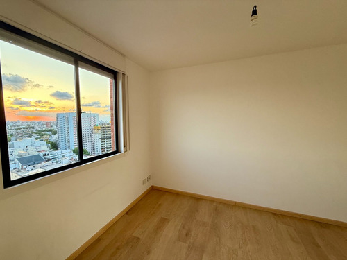 Alquiler. Espectacular Departamento 2 Ambientes. Charcas 4070 Piso 17 Gran Vista. Pileta Y Jardín C/amenities Y Seguridad 24hs. Palermo.