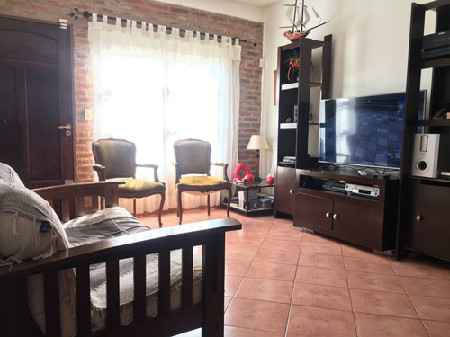 Venta Duplex 3 Ambientes Castelar Patio Y Cochera