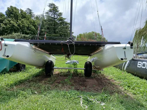 Catamaran F18