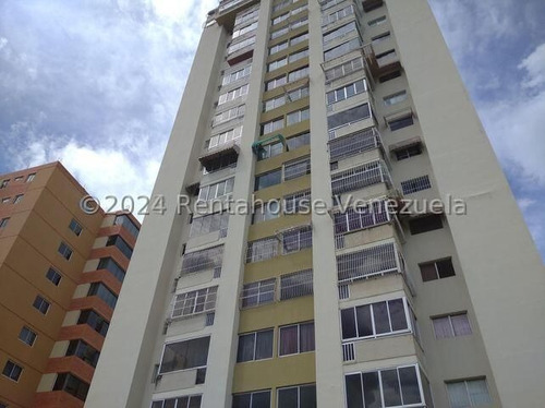 Alquilo Apartamento En Urbanizacion Andres Bello, Codigo 24-15404 Cm