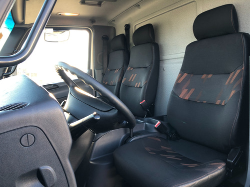 Mb Accelo 1016 Ano 2022/22 - Mercedes Benz - Baú 6,20 Metros