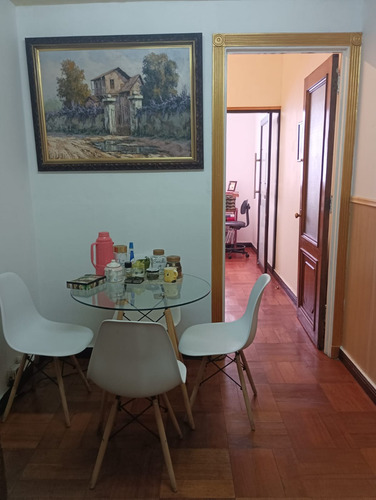 Se Vende Oficina Centrica, Con 2 Privados Y Baño Propio