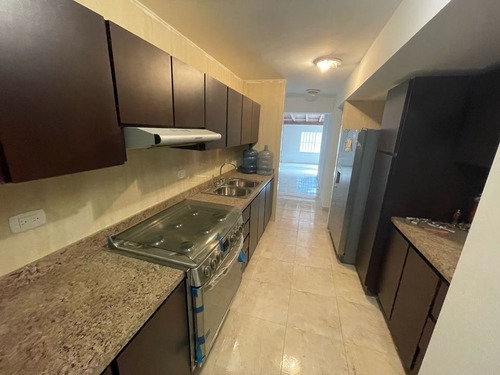 Imagen 9 de 21 de Vendo Pb 318m2 3h+s/2.5b+s/3p Colinas De Valle Arriba 0069