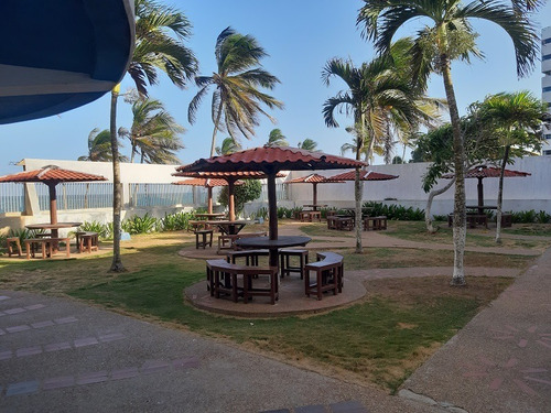 Imagen 13 de 13 de En Costa Azul Se Presenta Una Potencial Oportunidad De Un Apartamento Con Vista Y Salida Directa Al Mar.
