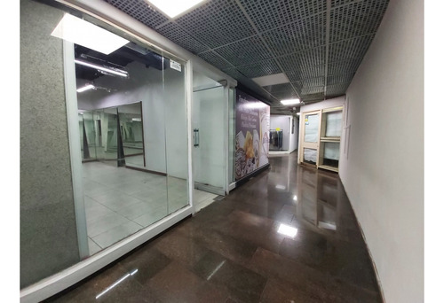 El Cafetal - Plaza Las Américas. Local / Oficina 20mt2 Nivel Pb
