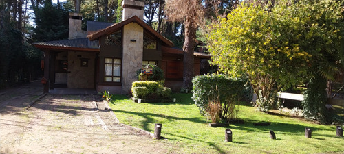 Chalet En Costa Del Este  Uf 1 Ubicado A 250 Metros Del Mar Y 150 Del Centro Comercial