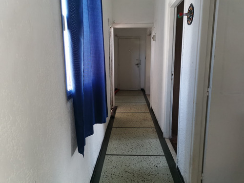 Imagen 5 de 11 de Kv Amplio Apto Pocitos , Alquilado, 2 Dormitorios, Baño, Gran Terraza, Lavadero
