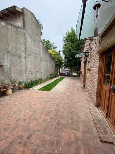 Imagen 5 de 9 de Venta- Impecable Casa 2 Habitaciones Con Jardín!