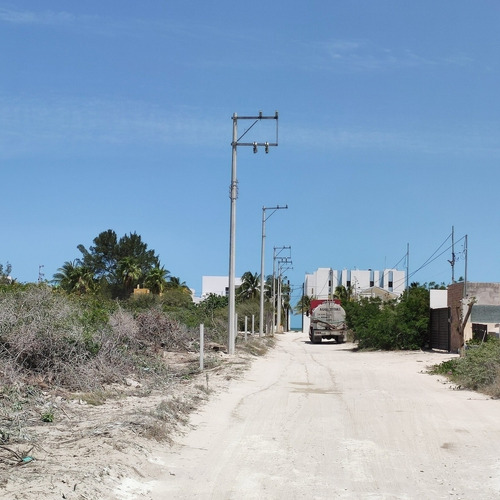 Imagen 9 de 24 de Terreno En Playa Chicxulub En Venta. Con Acceso A La Playa